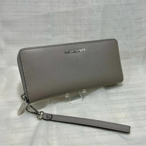 Michael Kors Handbags - Nwot Michael Kors Large Wristlet Wallet